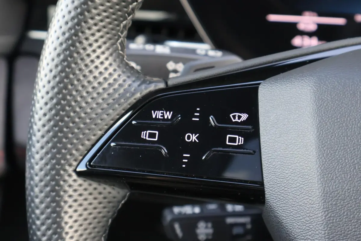388pk Advanced edition 100 kWh | Panoramadak | Luchtvering | Bang & Olufsen 3D | Head-up display | Voor + Achterbankverwarming | 360 Graden Camera