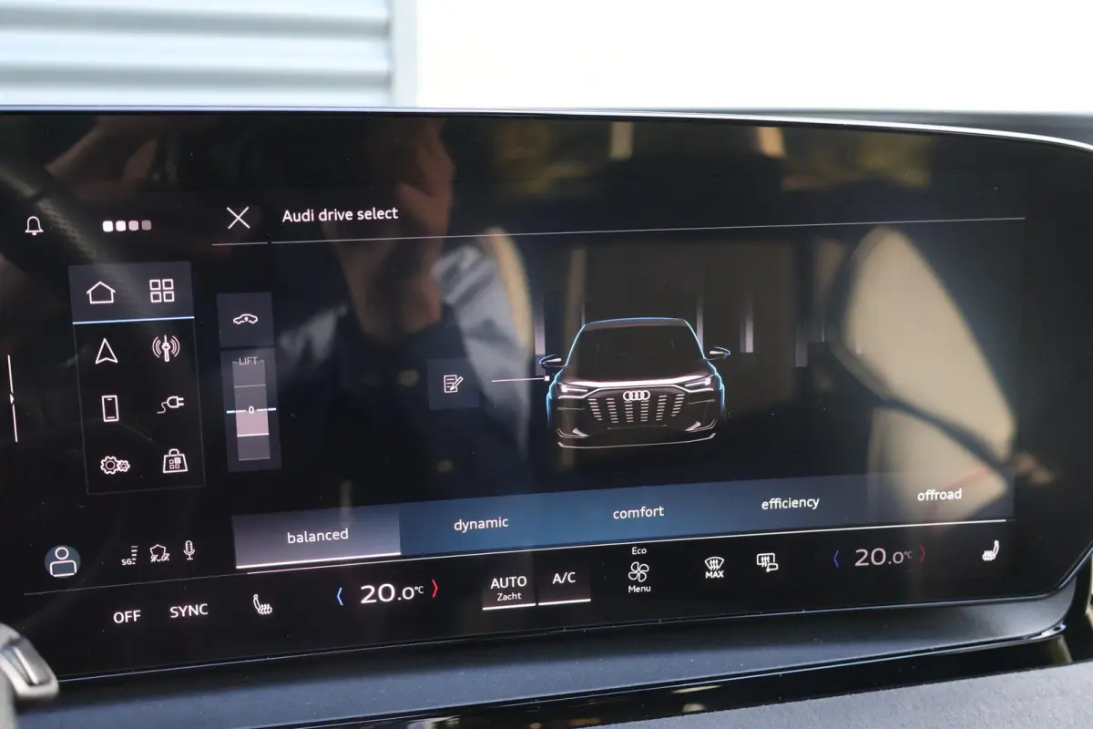 388pk Advanced edition 100 kWh | Panoramadak | Luchtvering | Bang & Olufsen 3D | Head-up display | Voor + Achterbankverwarming | 360 Graden Camera