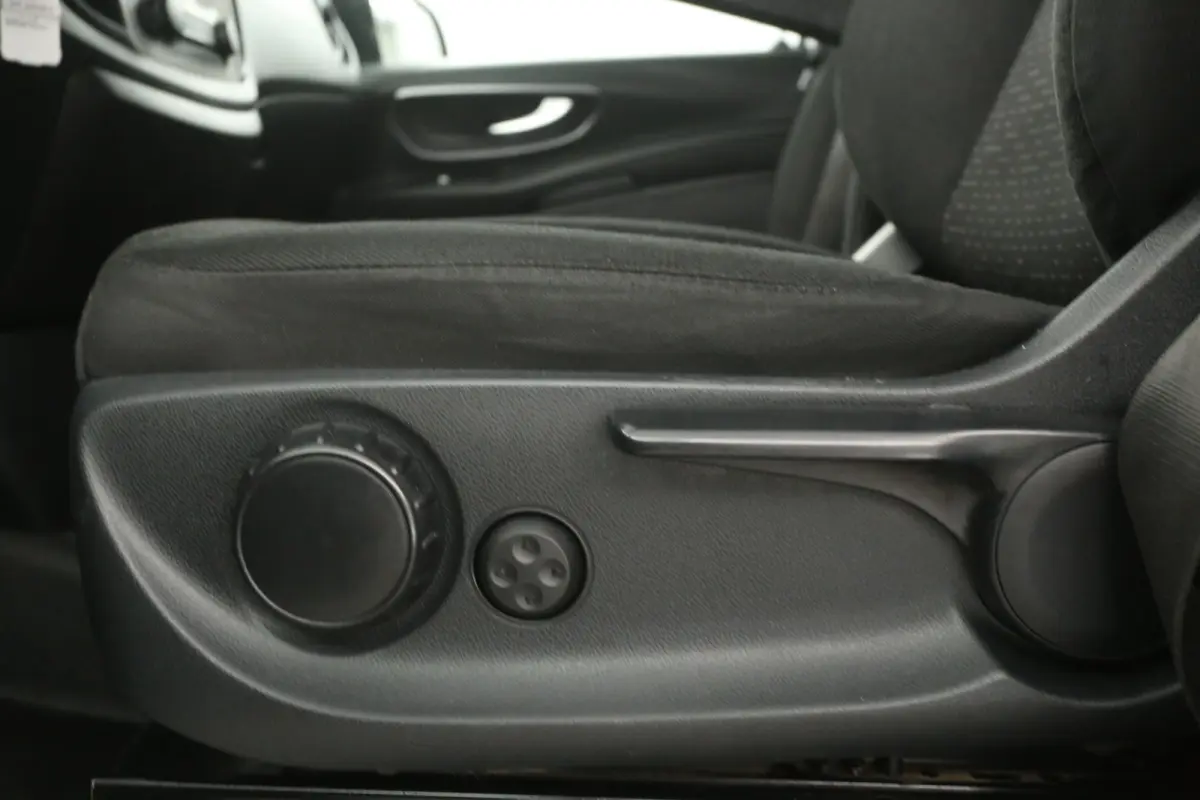114 CDI Lang | Automaat | Airco | Camera | Cruise | 3 Zits | Carplay | Navi | Trekhaak