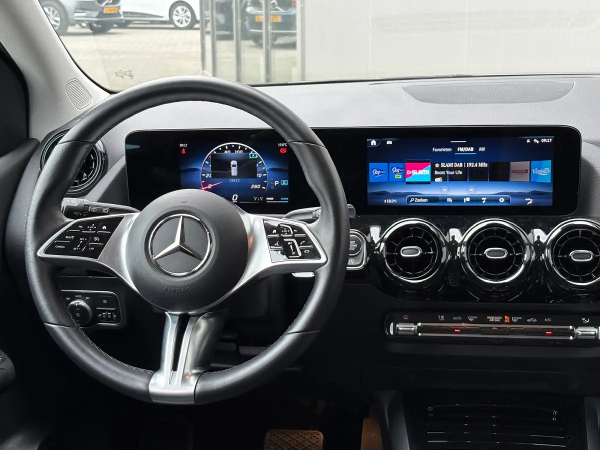 180 Automaat Mild-Hybrid Business Navigatie/Camera/Stoel-stuurverwarming