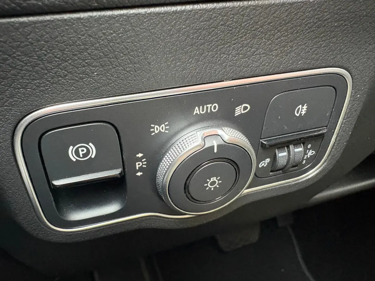 180 Automaat Mild-Hybrid Business Navigatie/Camera/Stoel-stuurverwarming