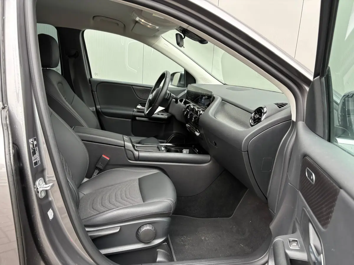 180 Automaat Mild-Hybrid Business Navigatie/Camera/Stoel-stuurverwarming