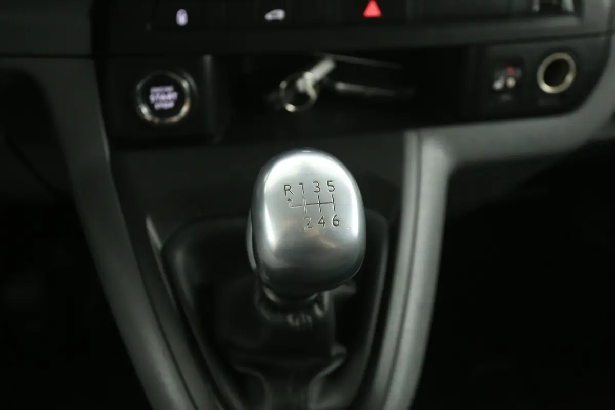 2.0 HDI L2H1 | Clima | Cruise | Camera | 3 Zits | Carplay | Trekhaak | Parkeersens.