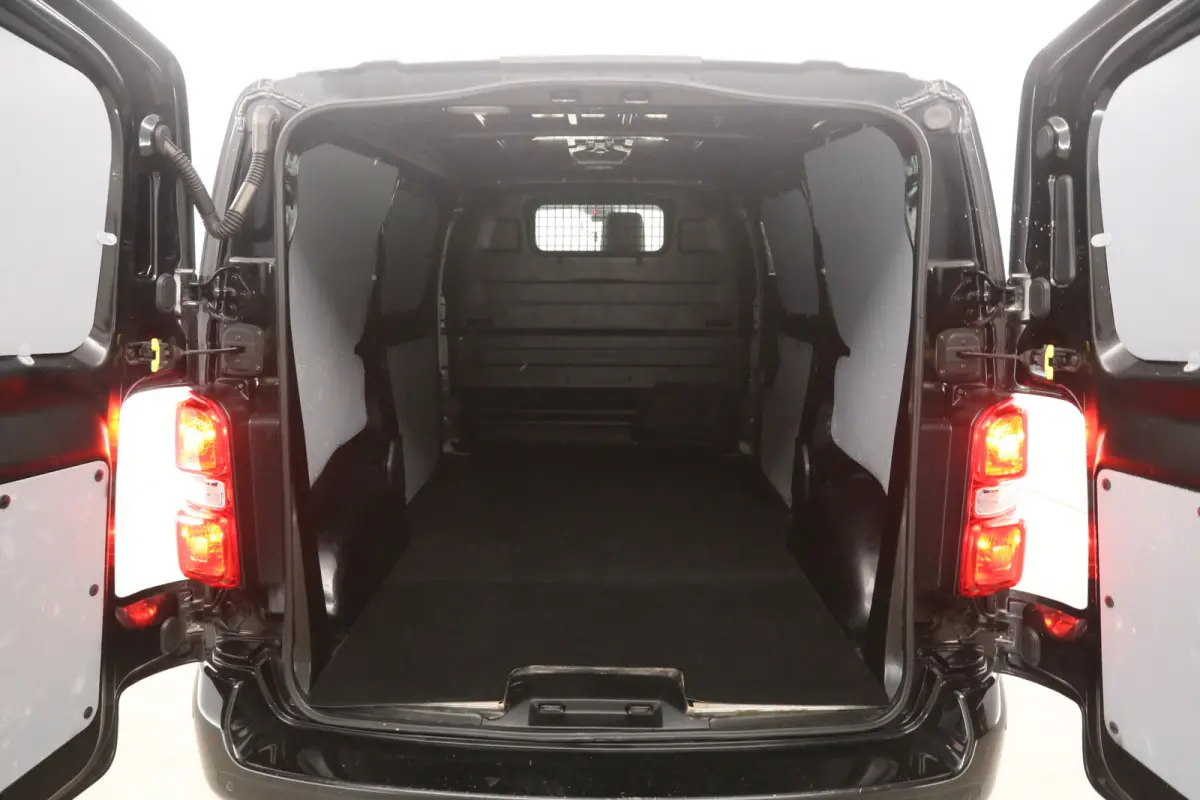 2.0 HDI L2H1 | Clima | Cruise | Camera | 3 Zits | Carplay | Trekhaak | Parkeersens.