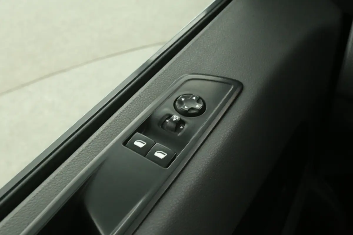 2.0 HDI L2H1 | Clima | Cruise | Camera | 3 Zits | Carplay | Trekhaak | Parkeersens.