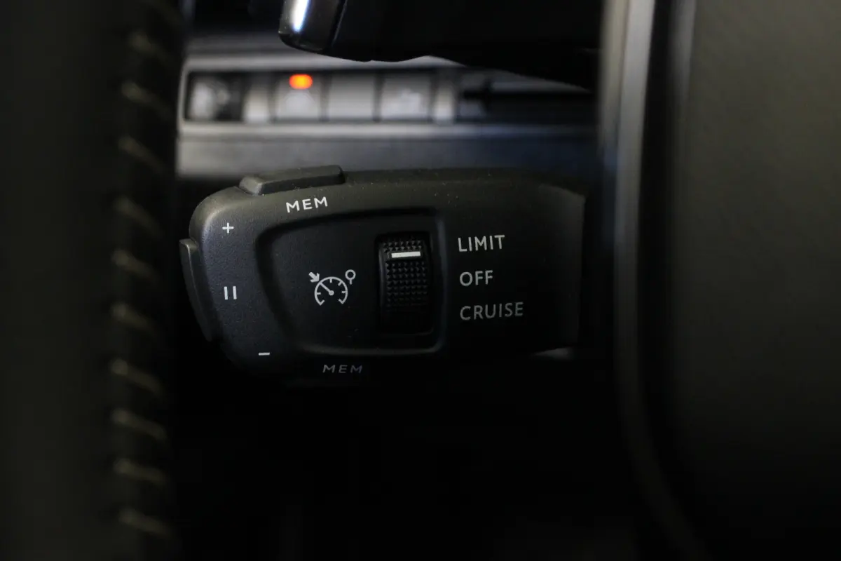 1.2 Hybrid 136 Allure |Stoelverw.|Camera|Navi|