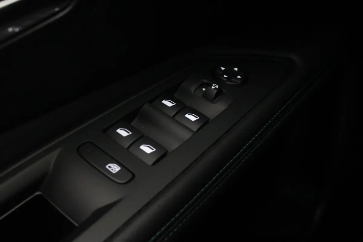 1.2 Hybrid 136 Allure |Stoelverw.|Camera|Navi|