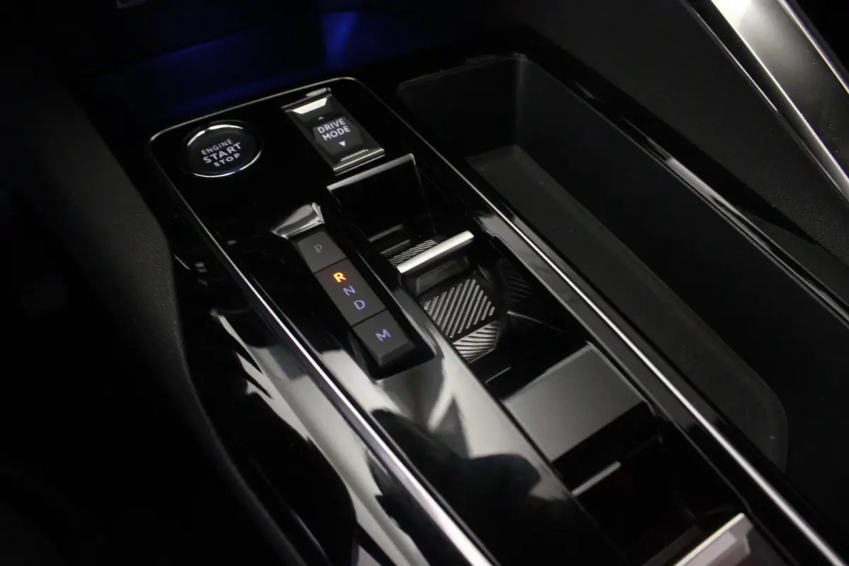 1.2 Hybrid 136 Allure |Stoelverw.|Camera|Navi|