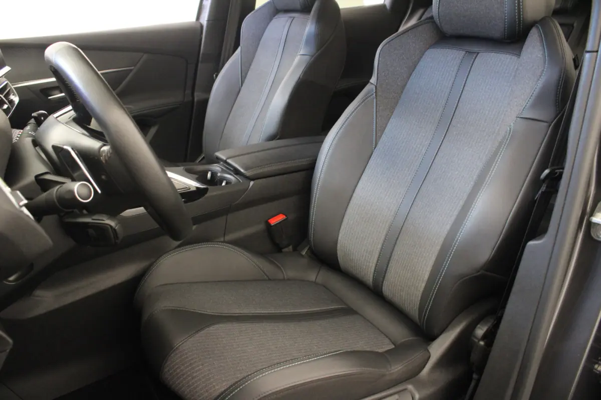 1.2 Hybrid 136 Allure |Stoelverw.|Camera|Navi|