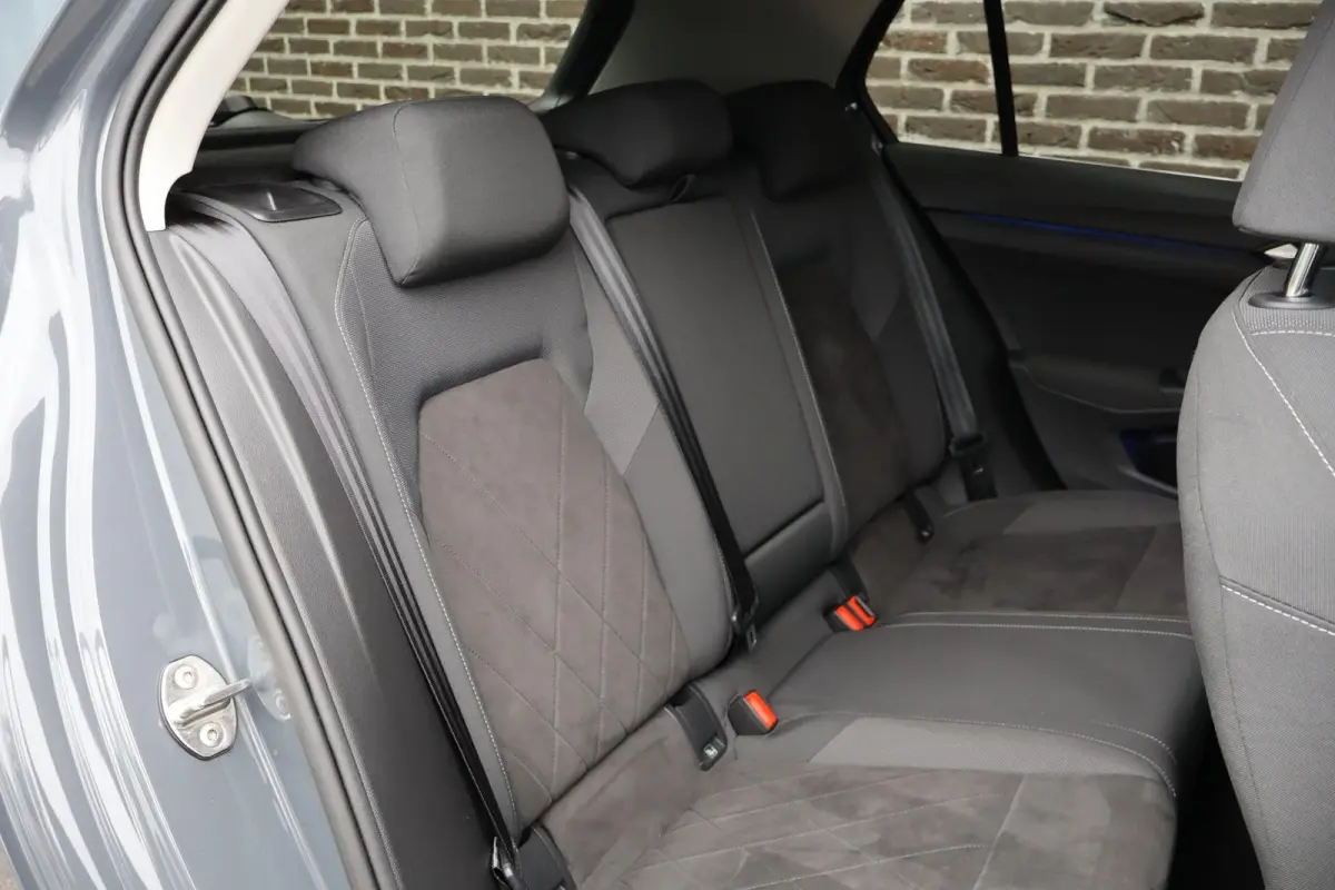 1.5 TSI 130pk Style | Stoelverwarming | Achteruitrijcamera | 17 inch LMV | Ergo Bestuurderstoel