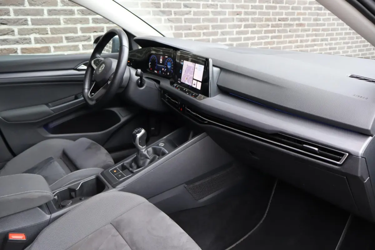 1.5 TSI 130pk Style | Stoelverwarming | Achteruitrijcamera | 17 inch LMV | Ergo Bestuurderstoel