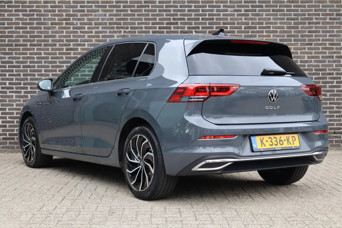 1.5 TSI 130pk Style | Stoelverwarming | Achteruitrijcamera | 17 inch LMV | Ergo Bestuurderstoel
