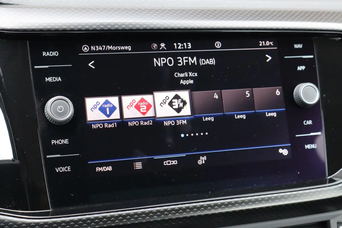 1.0 TSI 95pk Life | Airconditioning | All Season Banden | Navigatiesysteem | Apple Carplay & Android Auto