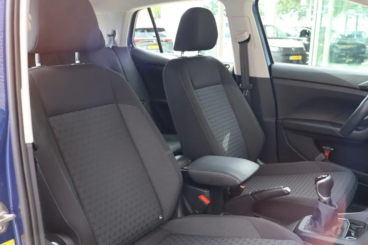 1.0 TSI 95pk Life | Airconditioning | All Season Banden | Navigatiesysteem | Apple Carplay & Android Auto
