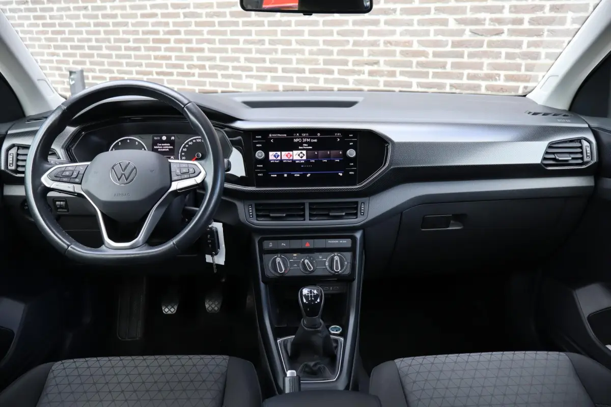 1.0 TSI 95pk Life | Airconditioning | All Season Banden | Navigatiesysteem | Apple Carplay & Android Auto