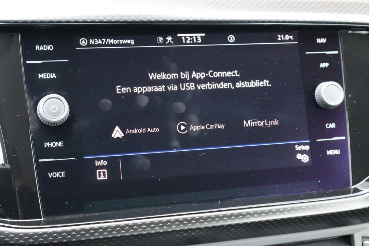 1.0 TSI 95pk Life | Airconditioning | All Season Banden | Navigatiesysteem | Apple Carplay & Android Auto