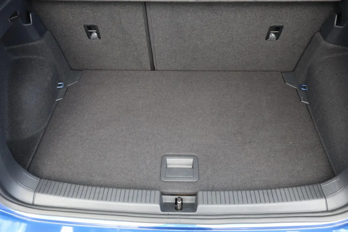 1.0 TSI 95pk Life | Airconditioning | All Season Banden | Navigatiesysteem | Apple Carplay & Android Auto