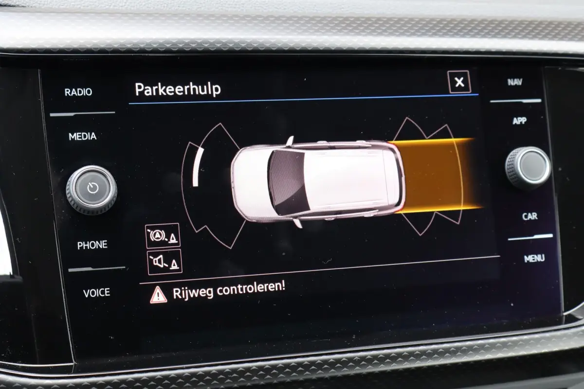 1.0 TSI 95pk Life | Airconditioning | All Season Banden | Navigatiesysteem | Apple Carplay & Android Auto