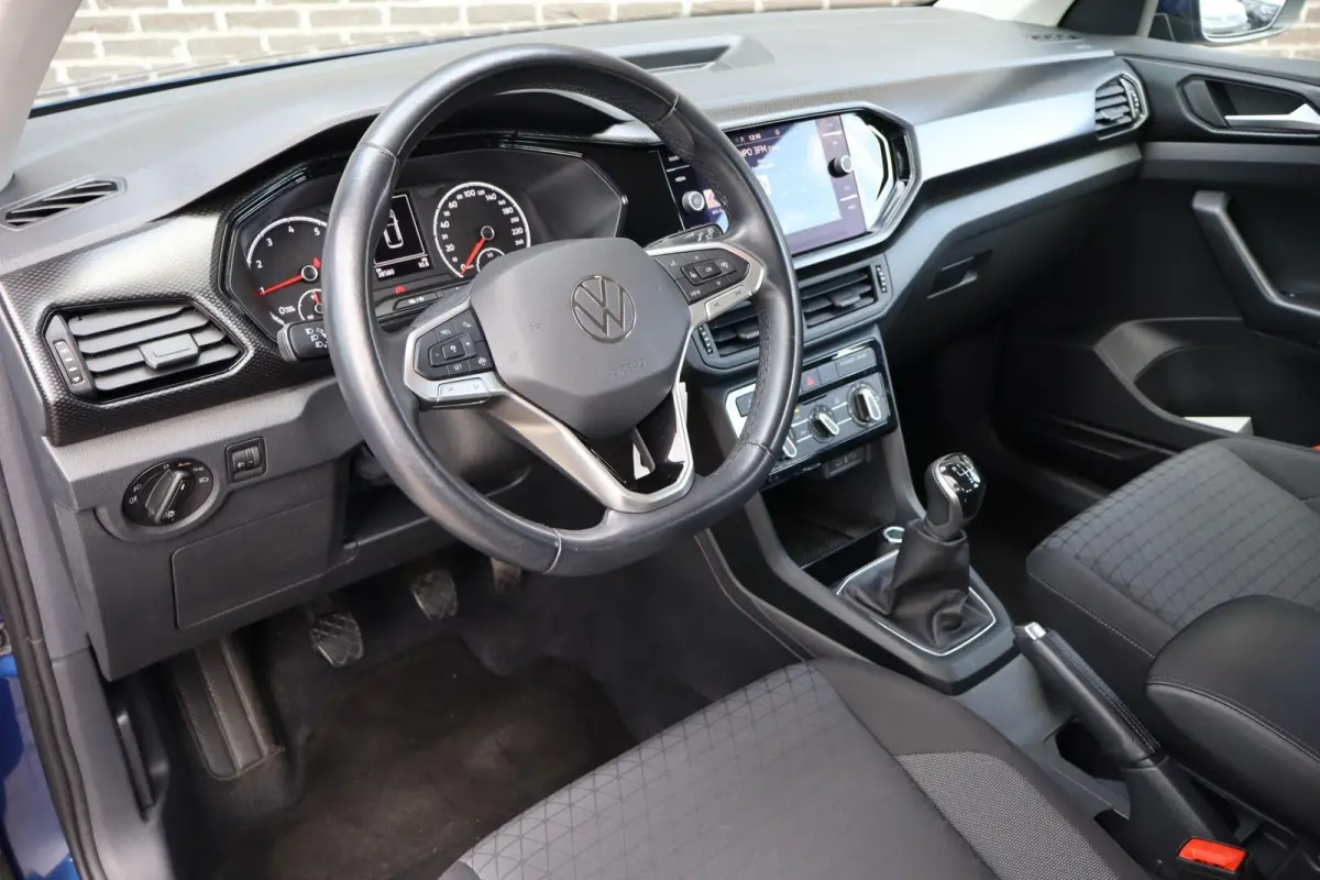 1.0 TSI 95pk Life | Airconditioning | All Season Banden | Navigatiesysteem | Apple Carplay & Android Auto