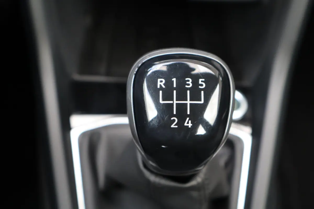 1.0 TSI 95pk Life | Airconditioning | All Season Banden | Navigatiesysteem | Apple Carplay & Android Auto