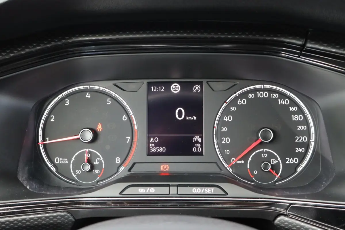 1.0 TSI 95pk Life | Airconditioning | All Season Banden | Navigatiesysteem | Apple Carplay & Android Auto