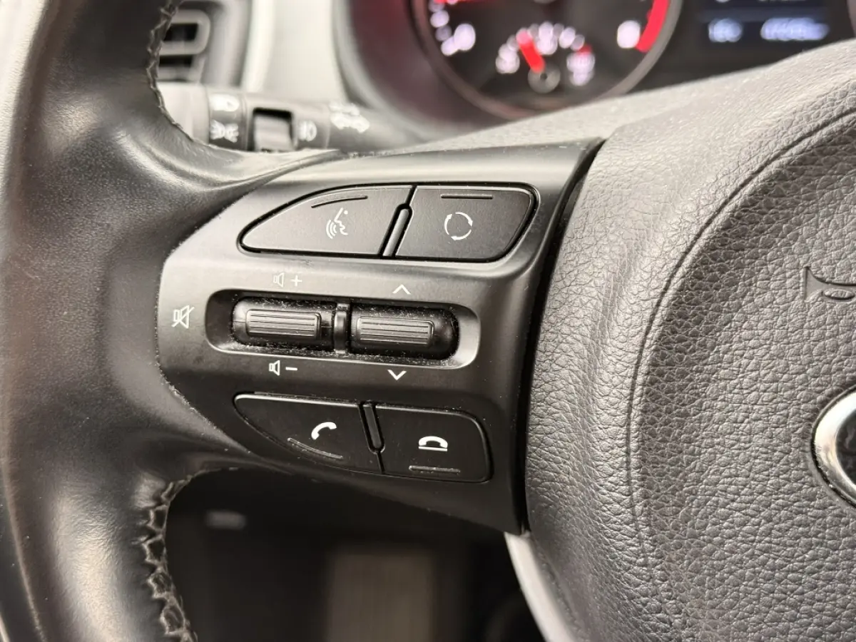 1.0 T-GDi DynamicLine | Navigatie | Camera | AUTOMAAT