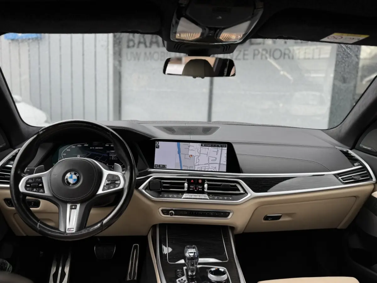 X7 M50i High Executive | HUD | 7 Pers | Pano | Trekhaak