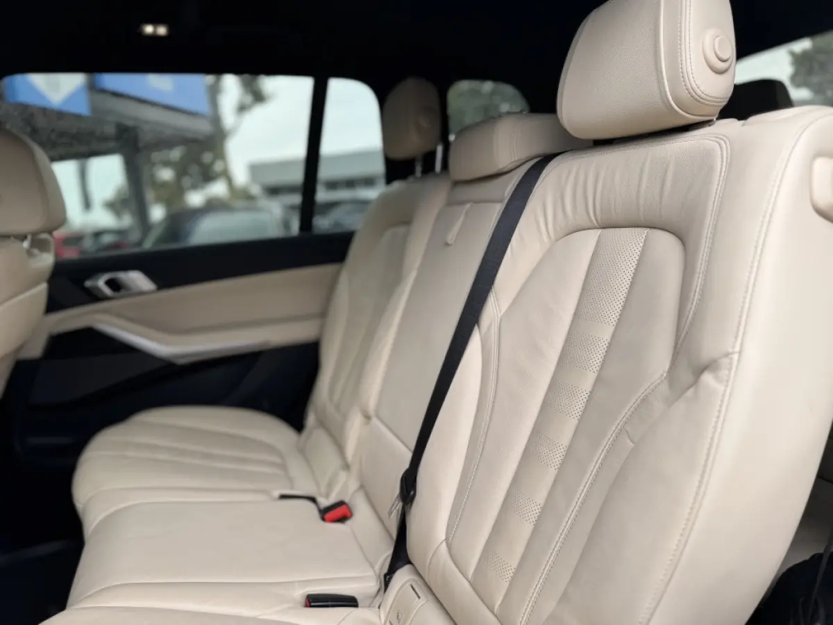 X7 M50i High Executive | HUD | 7 Pers | Pano | Trekhaak