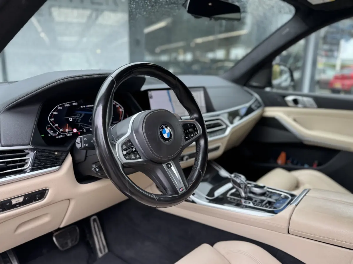 X7 M50i High Executive | HUD | 7 Pers | Pano | Trekhaak
