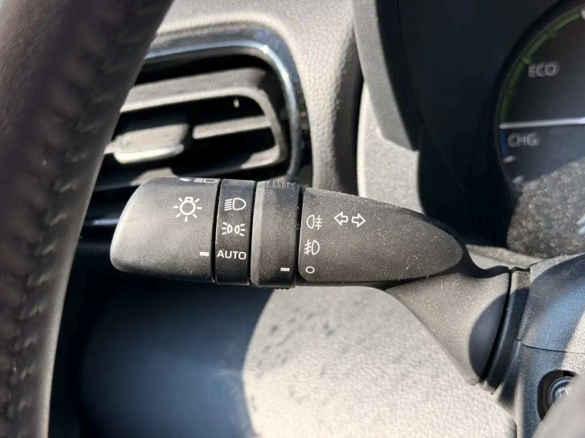 1.5 Hyb. 115 Active | Climate | Camera | Carplay