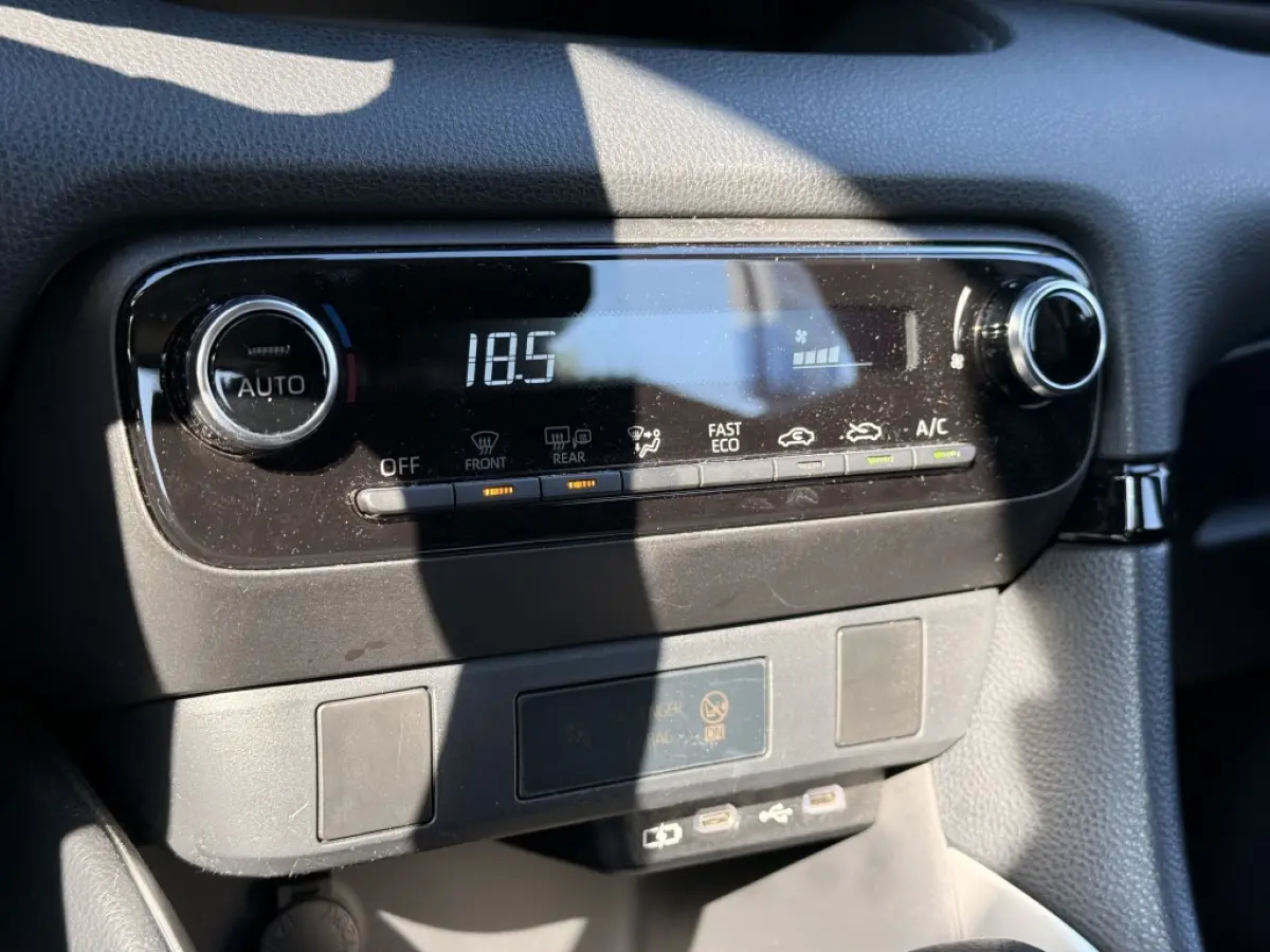 1.5 Hyb. 115 Active | Climate | Camera | Carplay