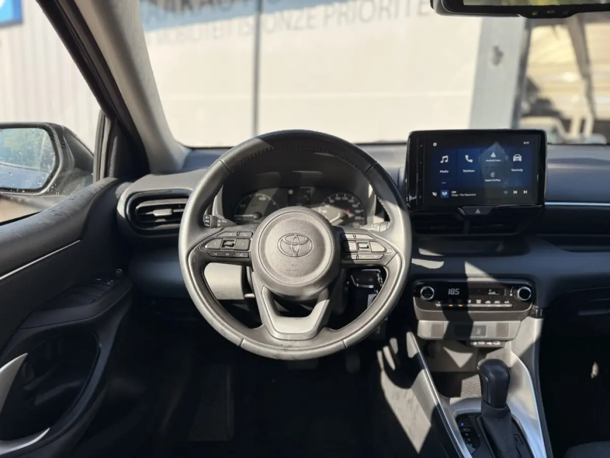 1.5 Hyb. 115 Active | Climate | Camera | Carplay