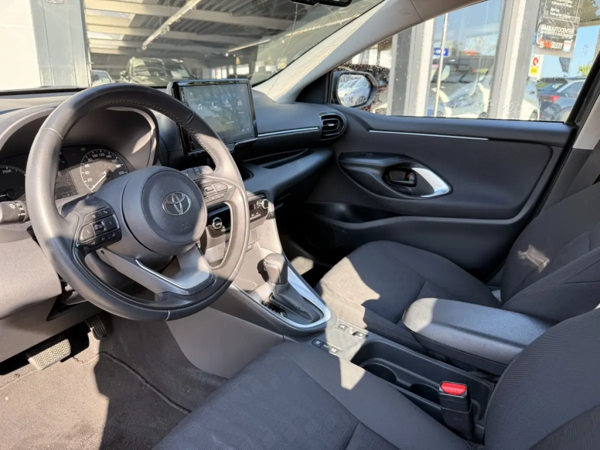 1.5 Hyb. 115 Active | Climate | Camera | Carplay