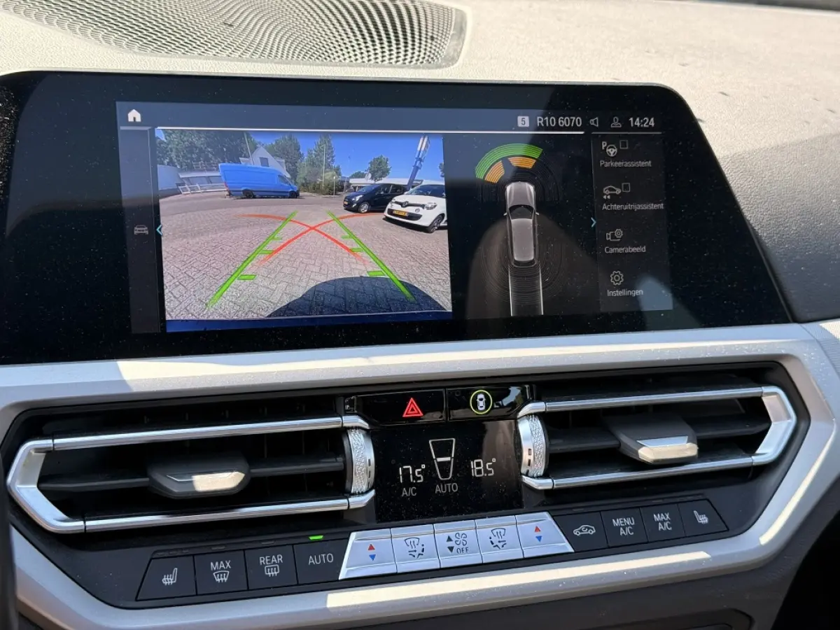 320e xDrive Business EditionPlus | Pano | Camera | Leer