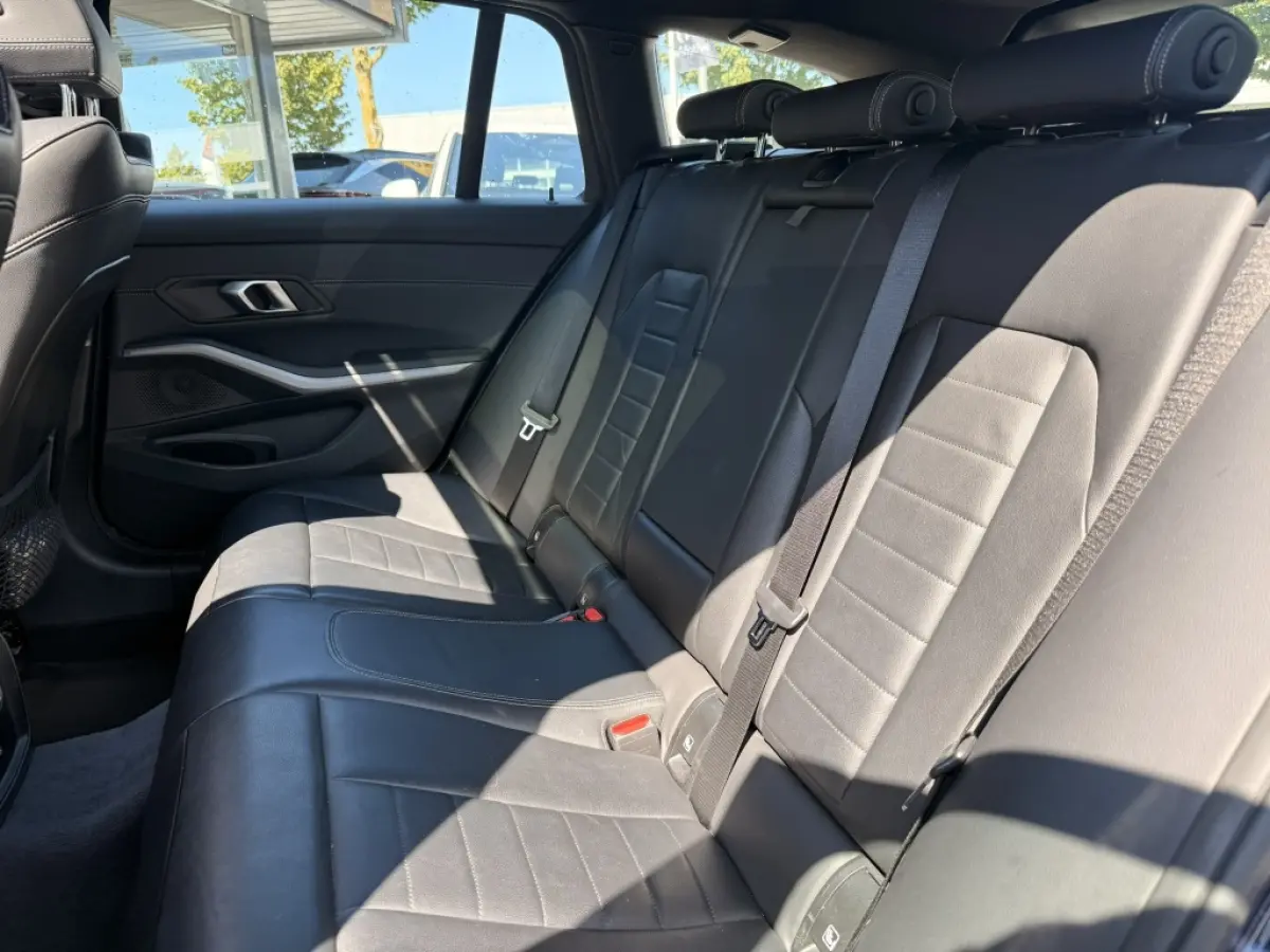 320e xDrive Business EditionPlus | Pano | Camera | Leer