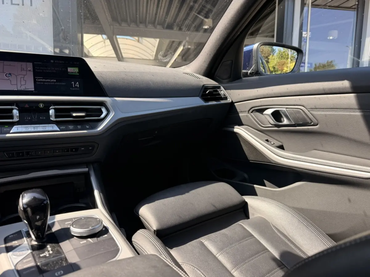 320e xDrive Business EditionPlus | Pano | Camera | Leer