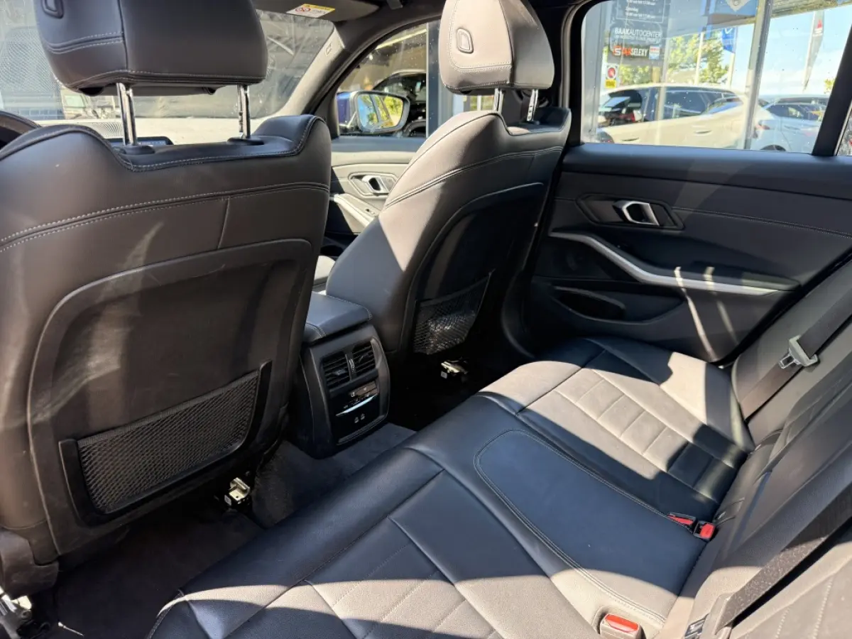 320e xDrive Business EditionPlus | Pano | Camera | Leer