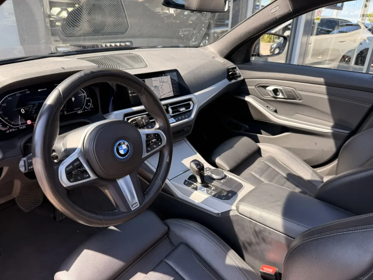 320e xDrive Business EditionPlus | Pano | Camera | Leer
