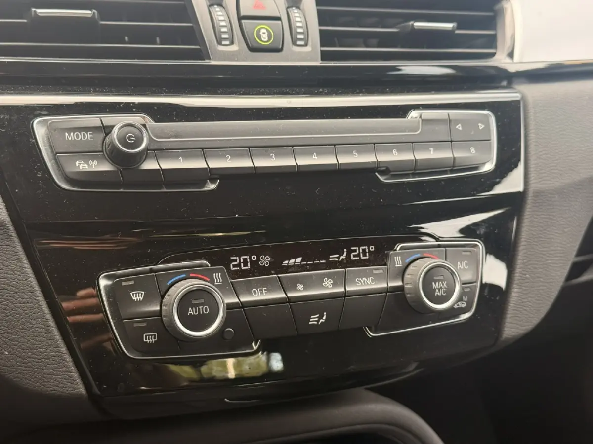sDrive18i Executive Edition | Navi | PDC