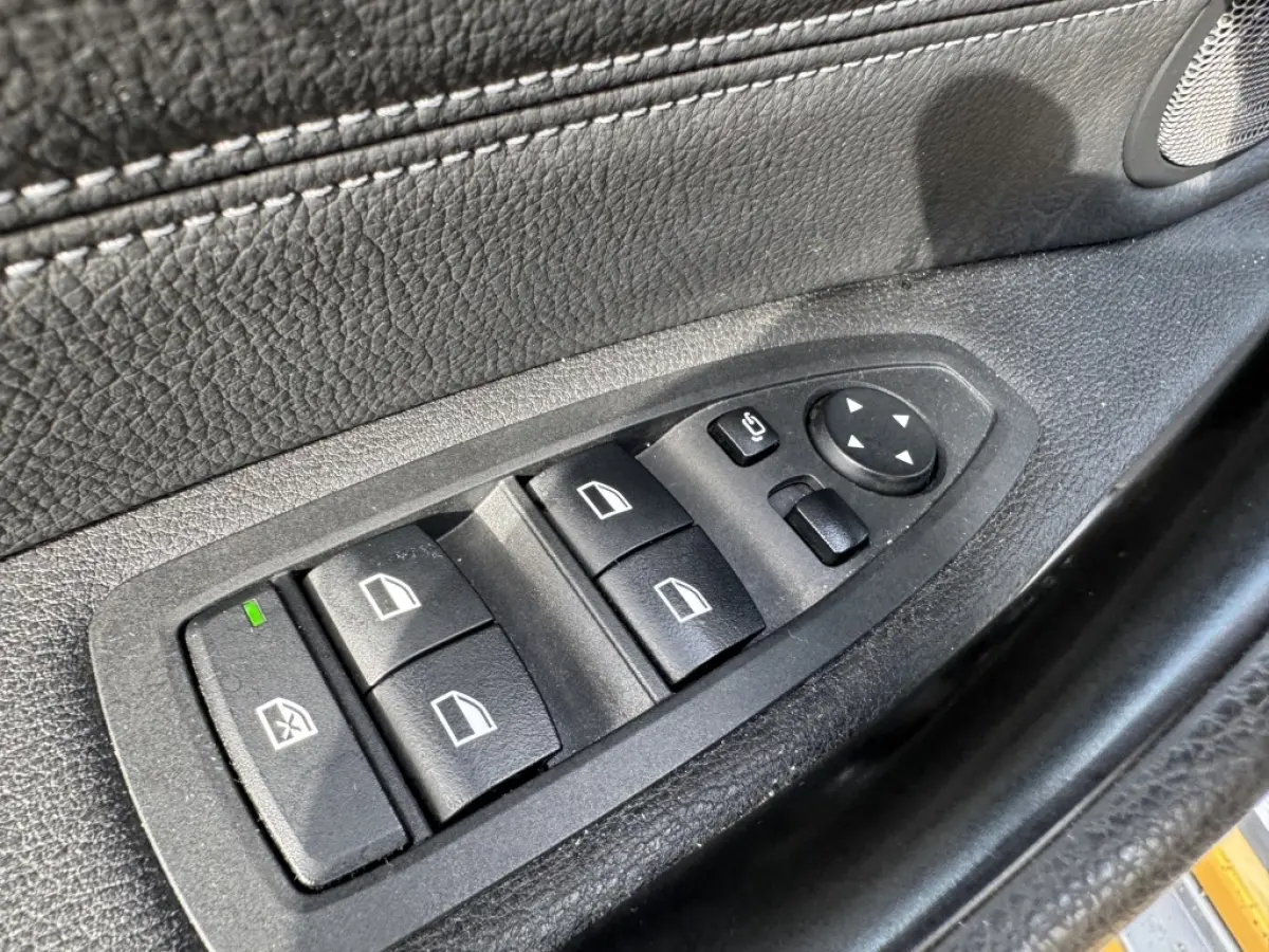 sDrive20i High Executive | Leer | HUD | Panoramadak