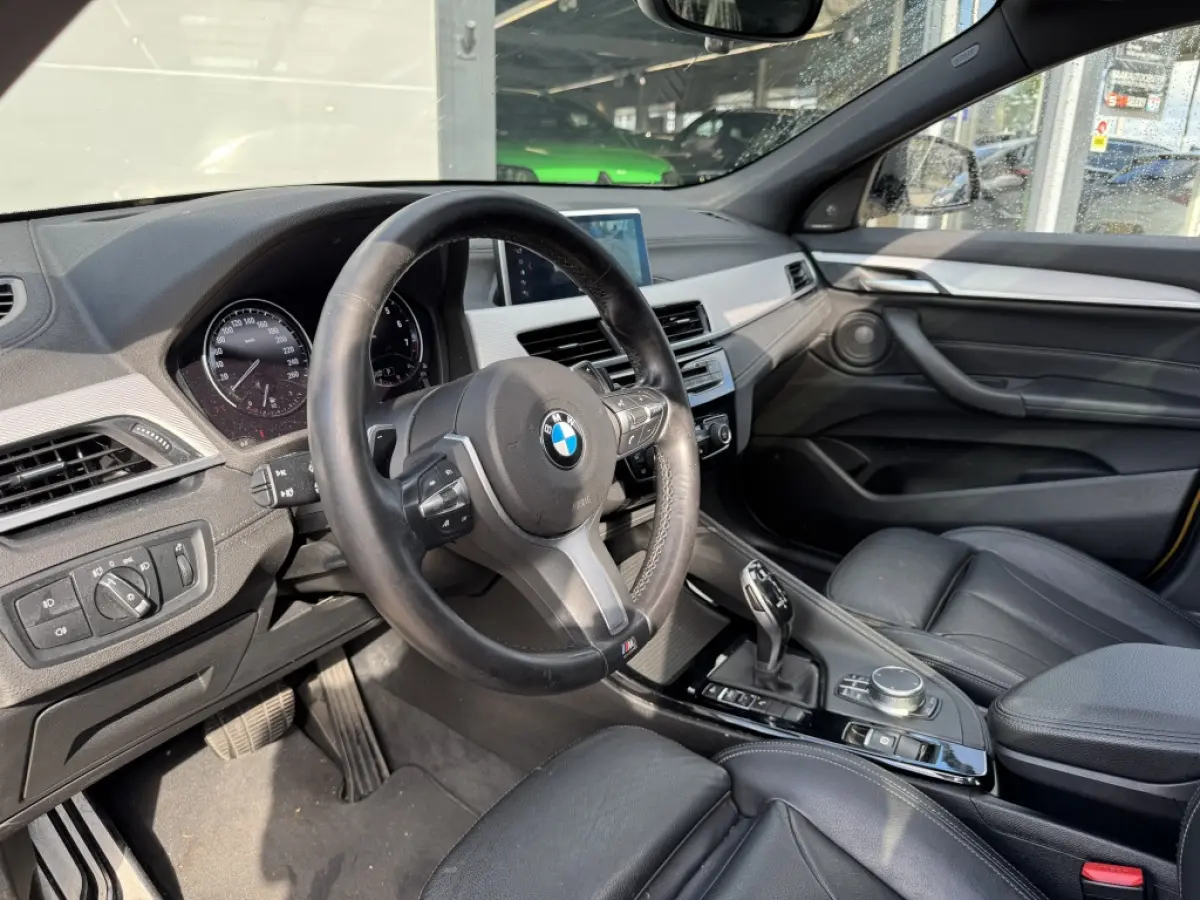 sDrive20i High Executive | Leer | HUD | Panoramadak