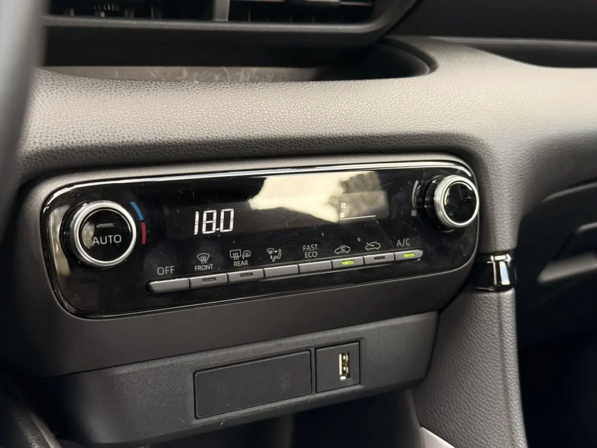 1.5 Hyb. Active | Camera | Climate | Navigatie