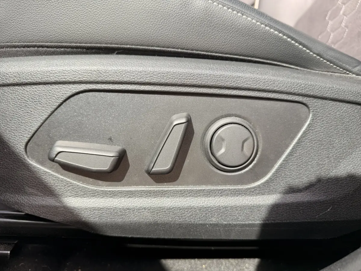 1.6 T PHEV Hybrid GT-Line | Pano | Camera | ACC