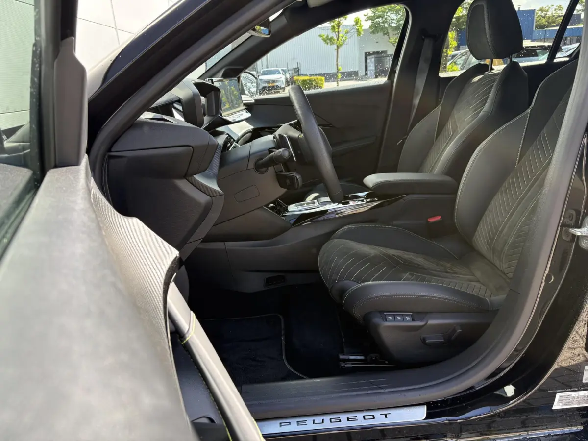 1.2 Hybrid 145 e-DCS6 GT | Elektrisch verstelbare stoelen | Stoelverwarming/Massagestoelen | Camera | Adaptieve Cruise Control | Apple Carplay/Android Auto