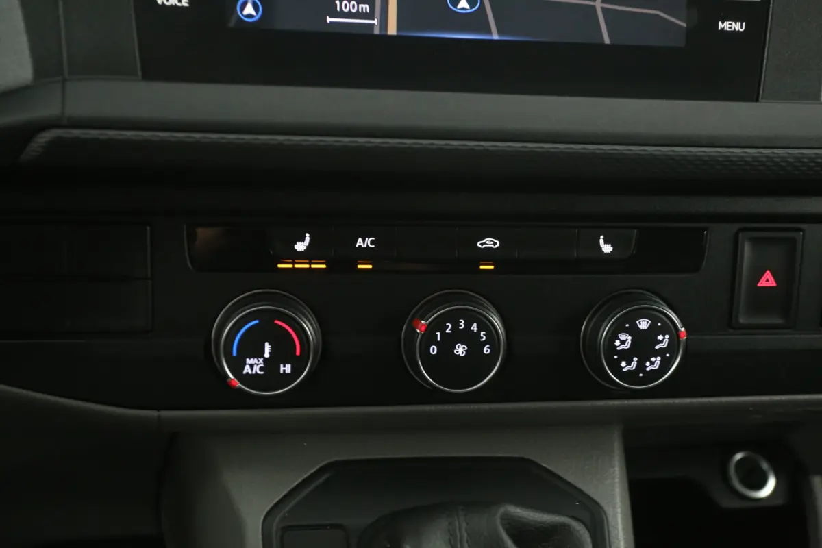 2.0 TDI L2H1 150PK | Automaat | Airco | Camera | Cruise | 3 Zits | Trekhaak | Carplay | 2xSchuifdeur