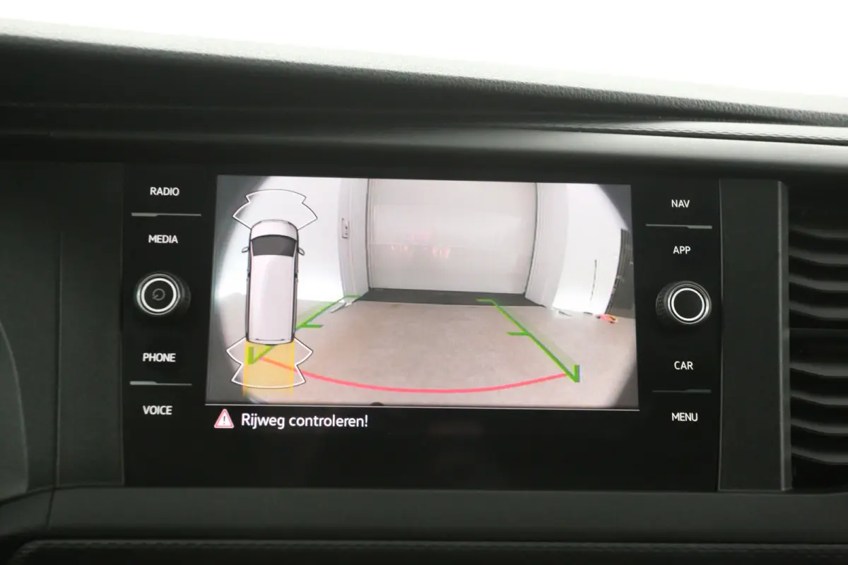 2.0 TDI L2H1 150PK | Automaat | Airco | Camera | Cruise | 3 Zits | Trekhaak | Carplay | 2xSchuifdeur