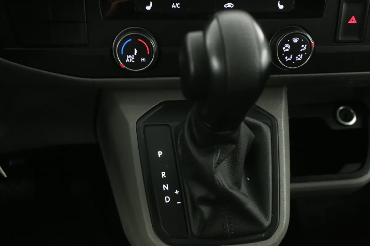 2.0 TDI L2H1 150PK | Automaat | Airco | Camera | Cruise | 3 Zits | Trekhaak | Carplay | 2xSchuifdeur