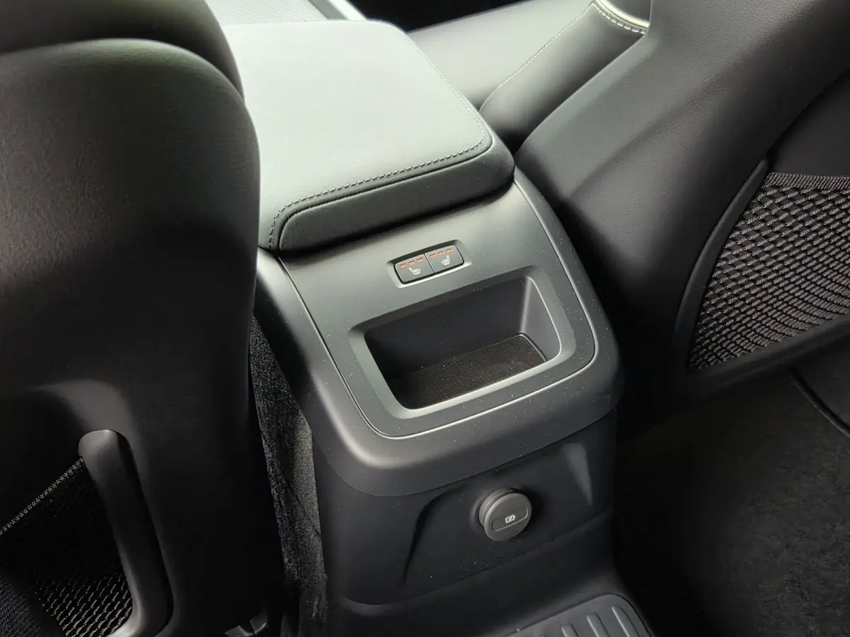 2.0 T6 AWD Recharge Black Edition | Panoramadak | Harman/Kardon | Memory | Head-up | 360 Camera