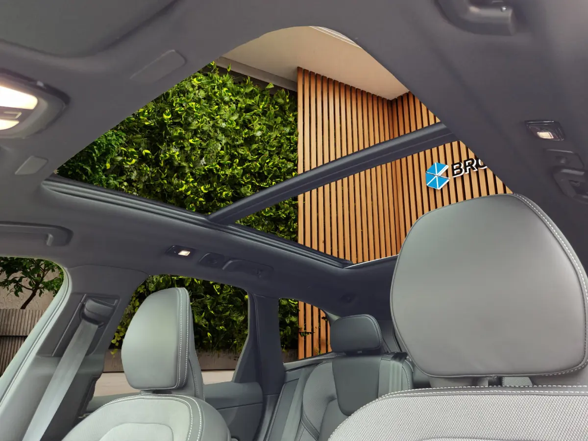 2.0 T6 AWD Recharge Black Edition | Panoramadak | Harman/Kardon | Memory | Head-up | 360 Camera