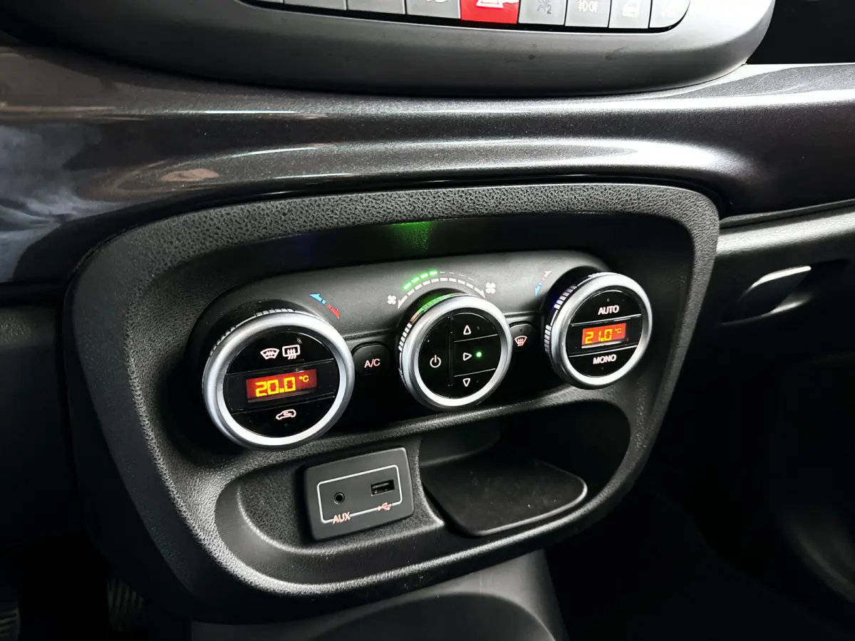 0.9 TwinAir Trekking | Park assist | Airco | Cruise control
